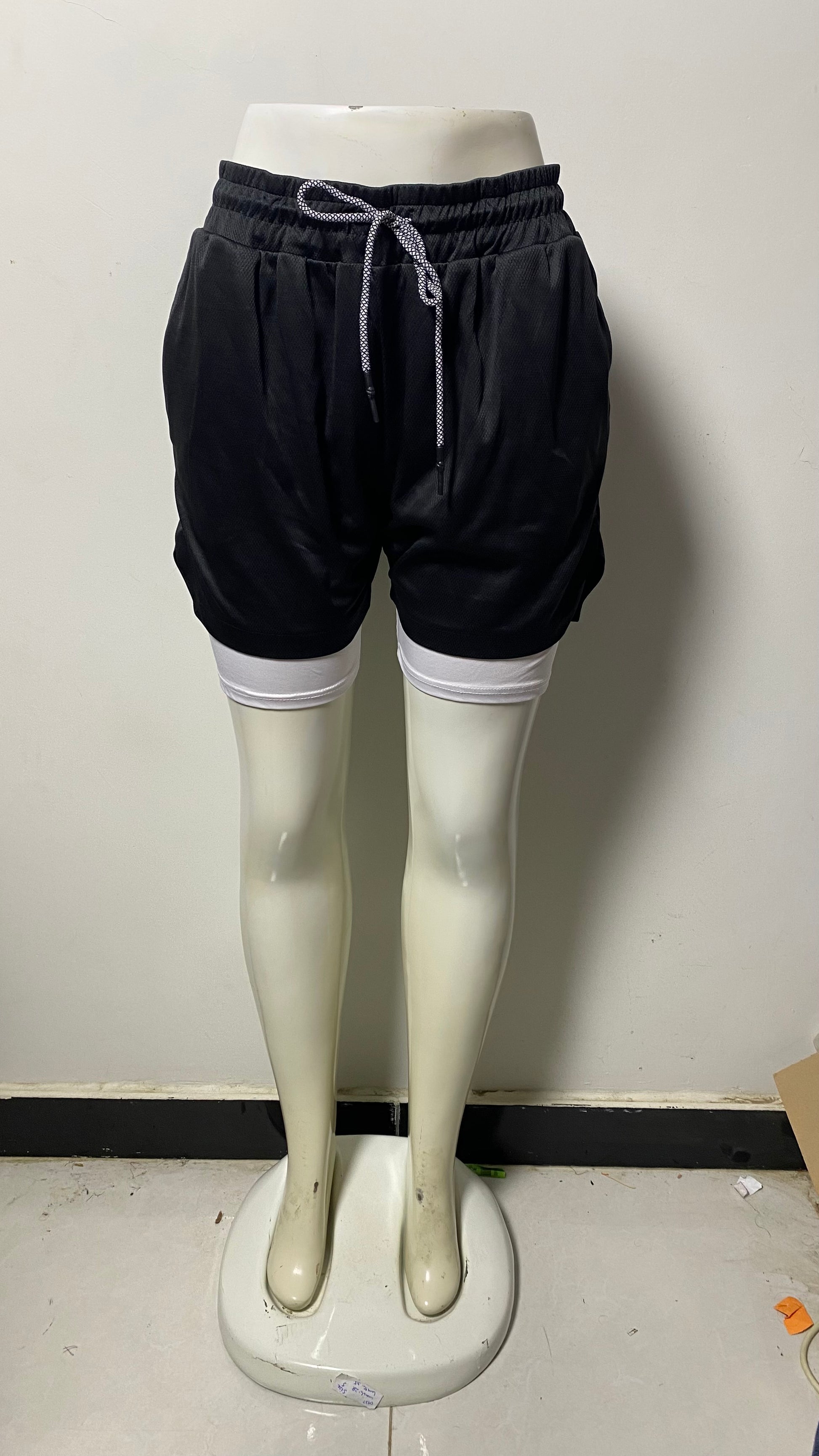 MEN BLACK FASHIONABLE SHORT