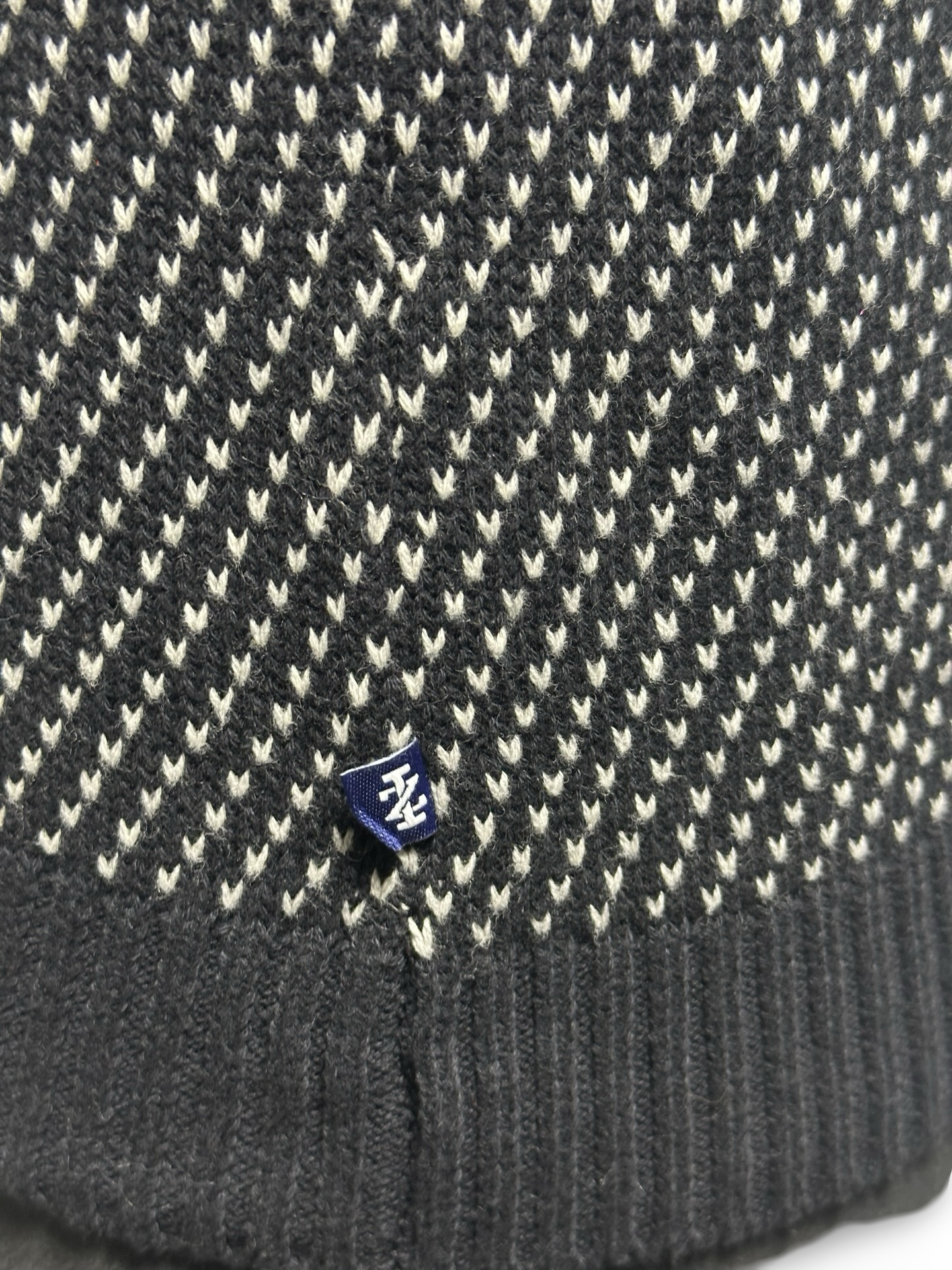 IZOD Mens T Neck Windproof Sweater