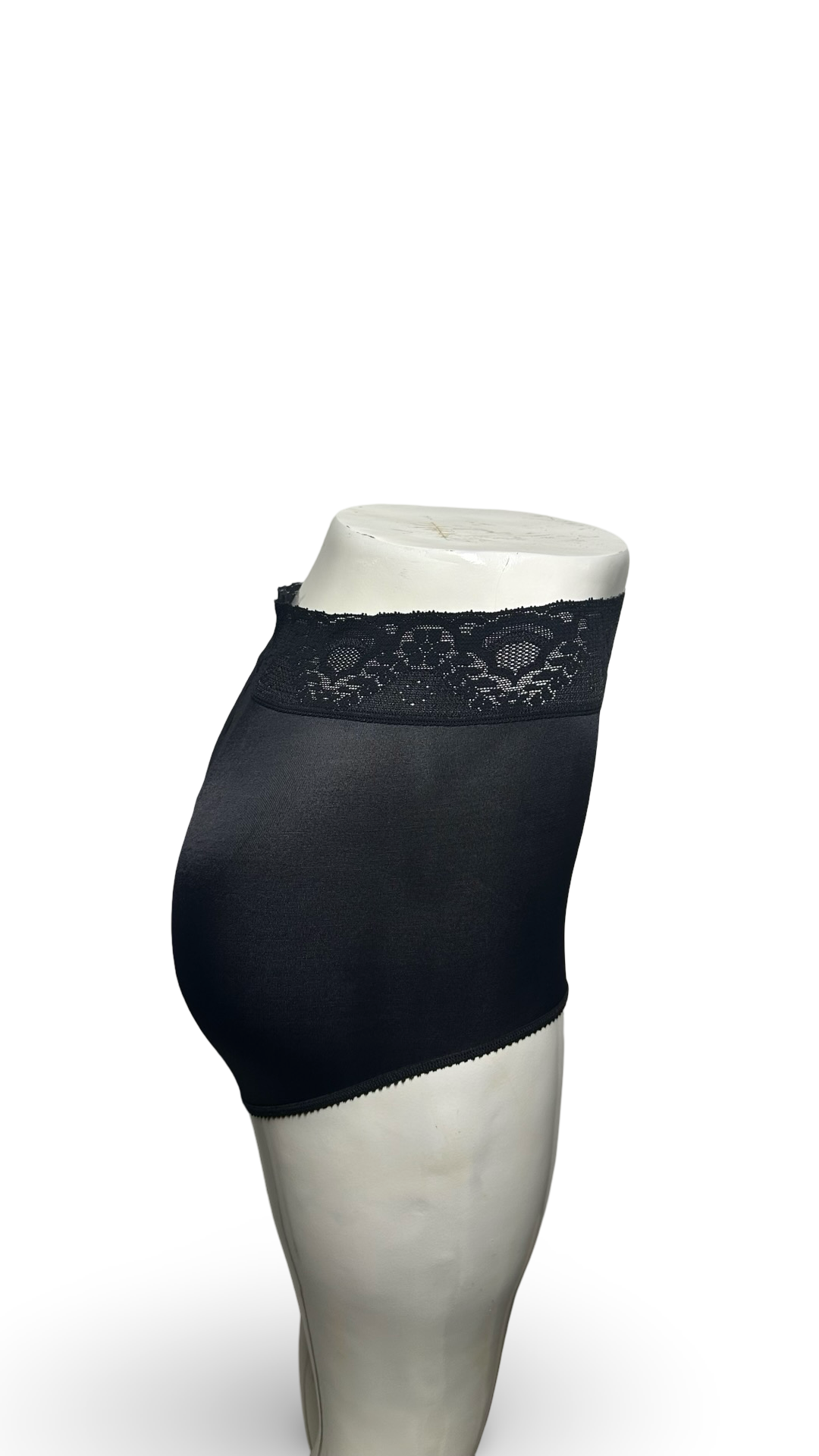 Bali Women’s Lacey Under wear Black Xl size