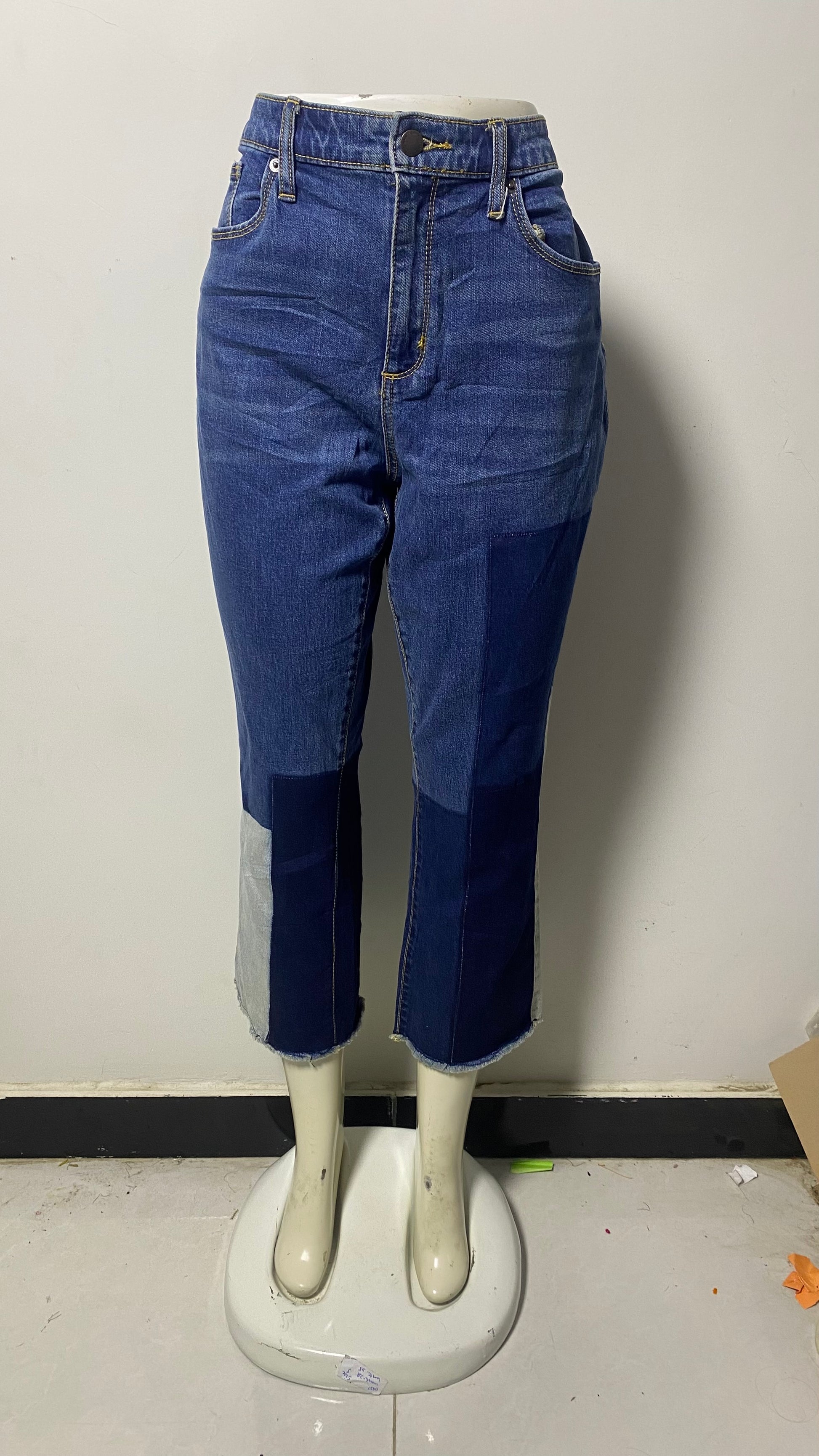 UNIVERSAL THREAD LADIES JEANS
