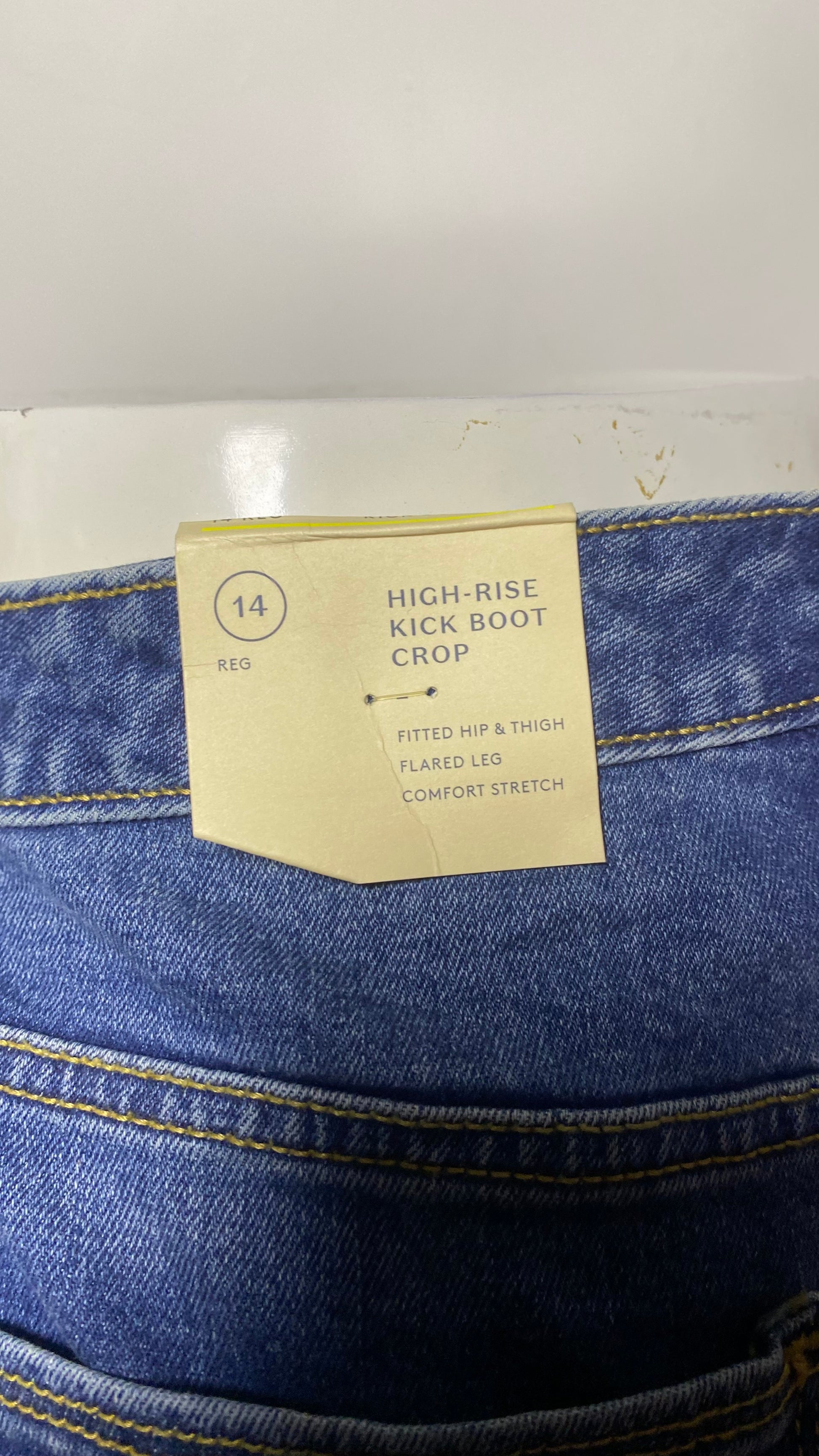 UNIVERSAL THREAD LADIES JEANS
