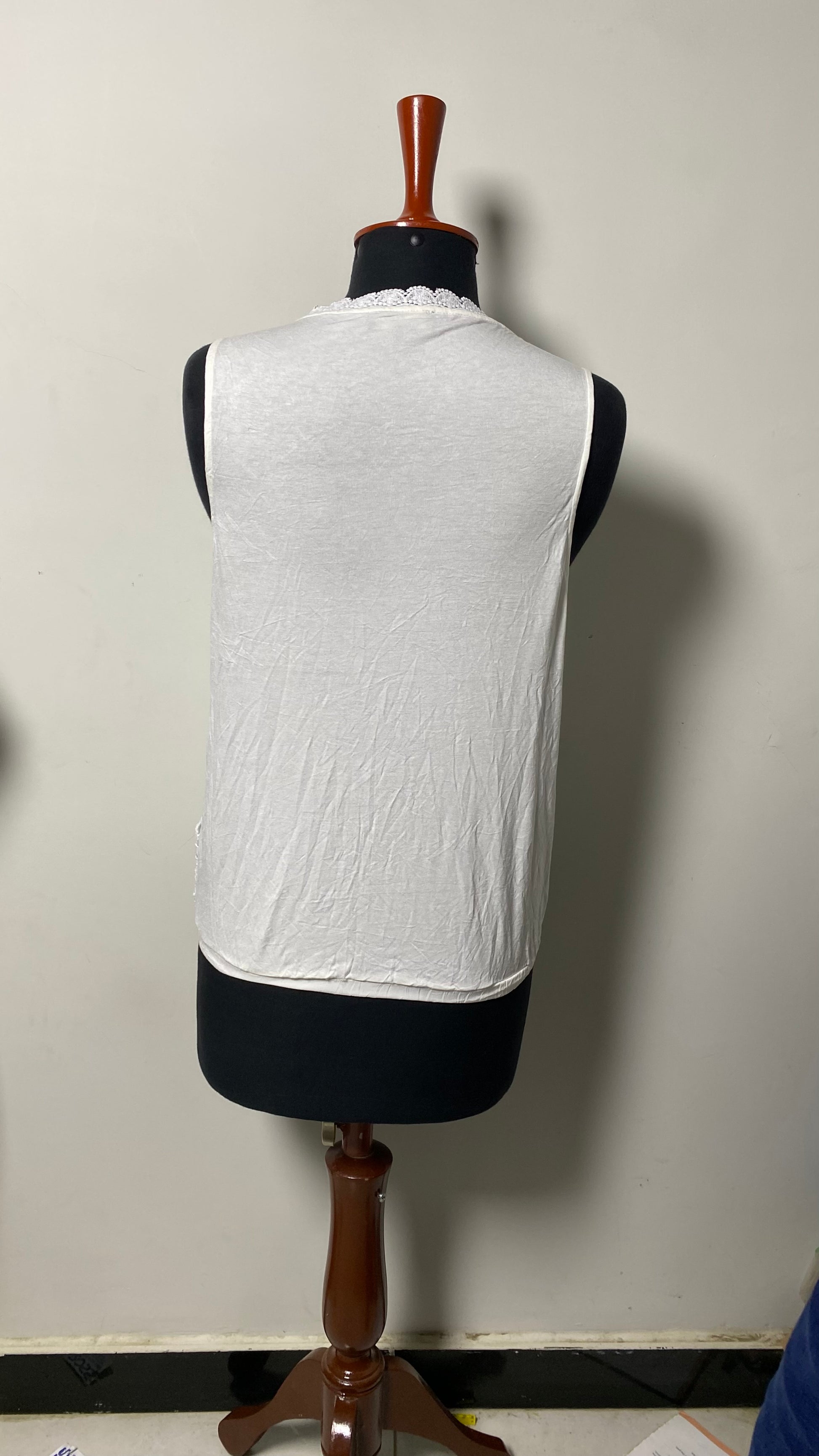 CALLIGRAPHY WOMENS VINTAGE SLEEVELESS LACE WOMENS TOP