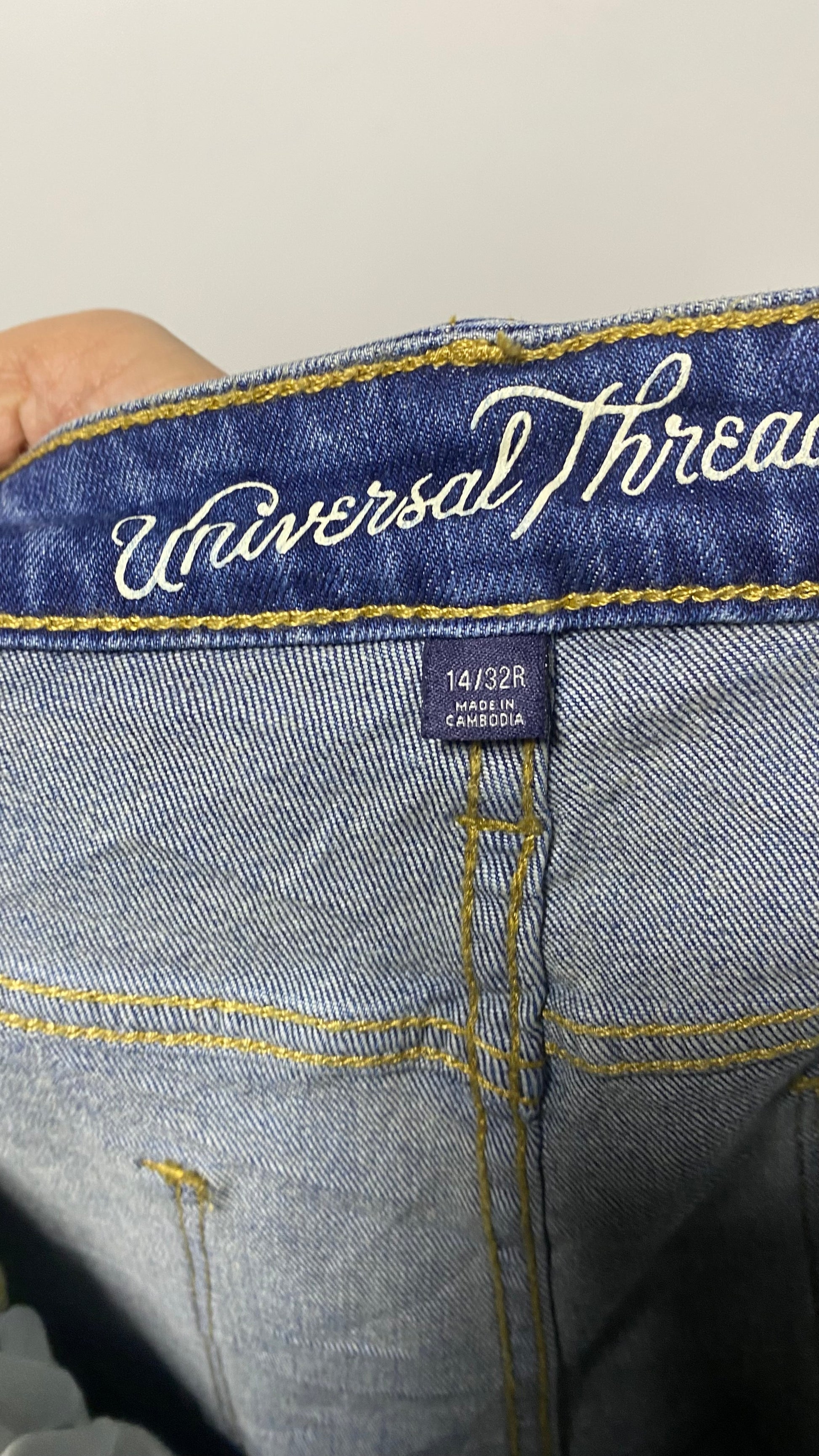 UNIVERSAL THREAD LADIES JEANS