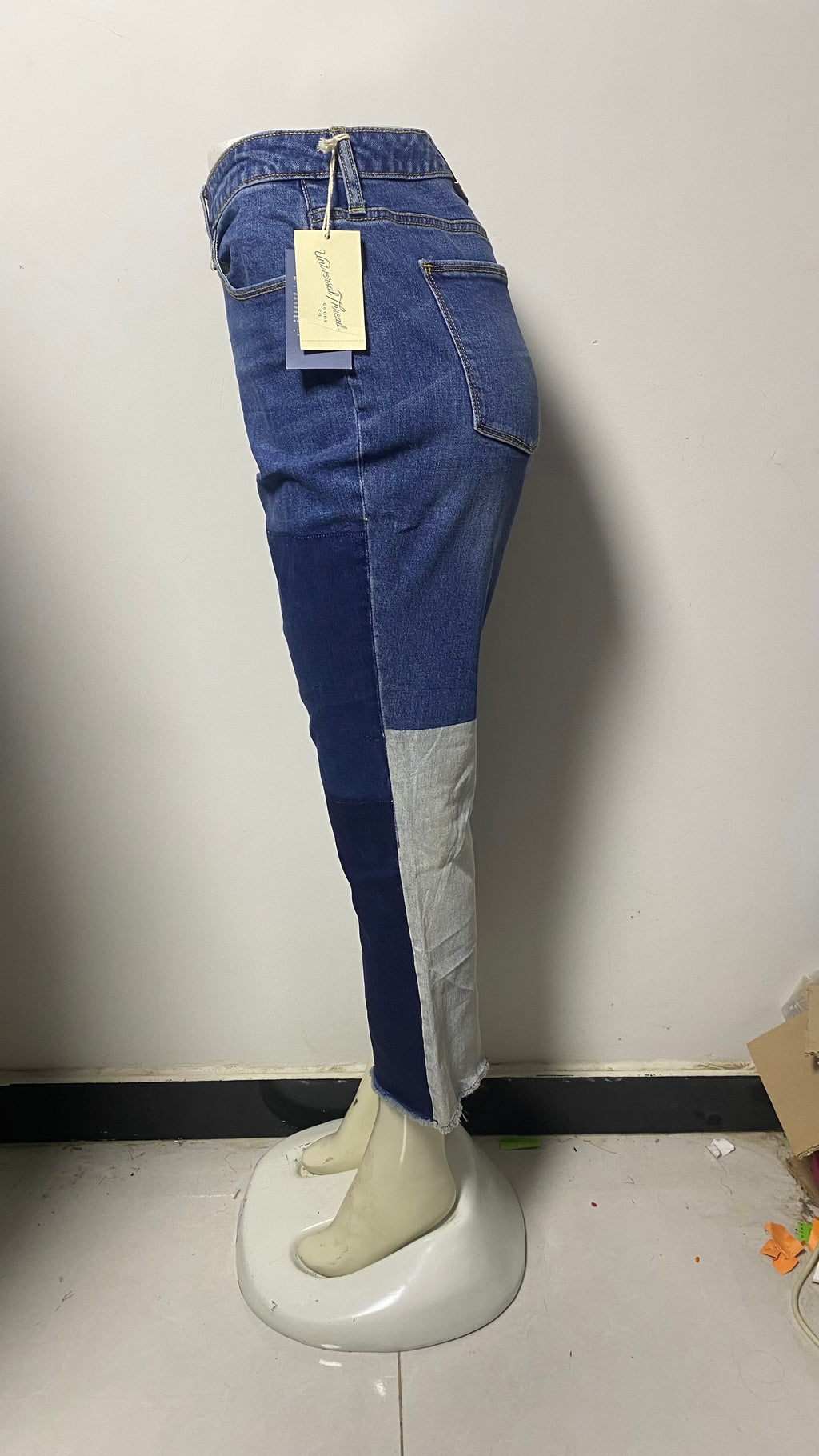 UNIVERSAL THREAD LADIES JEANS