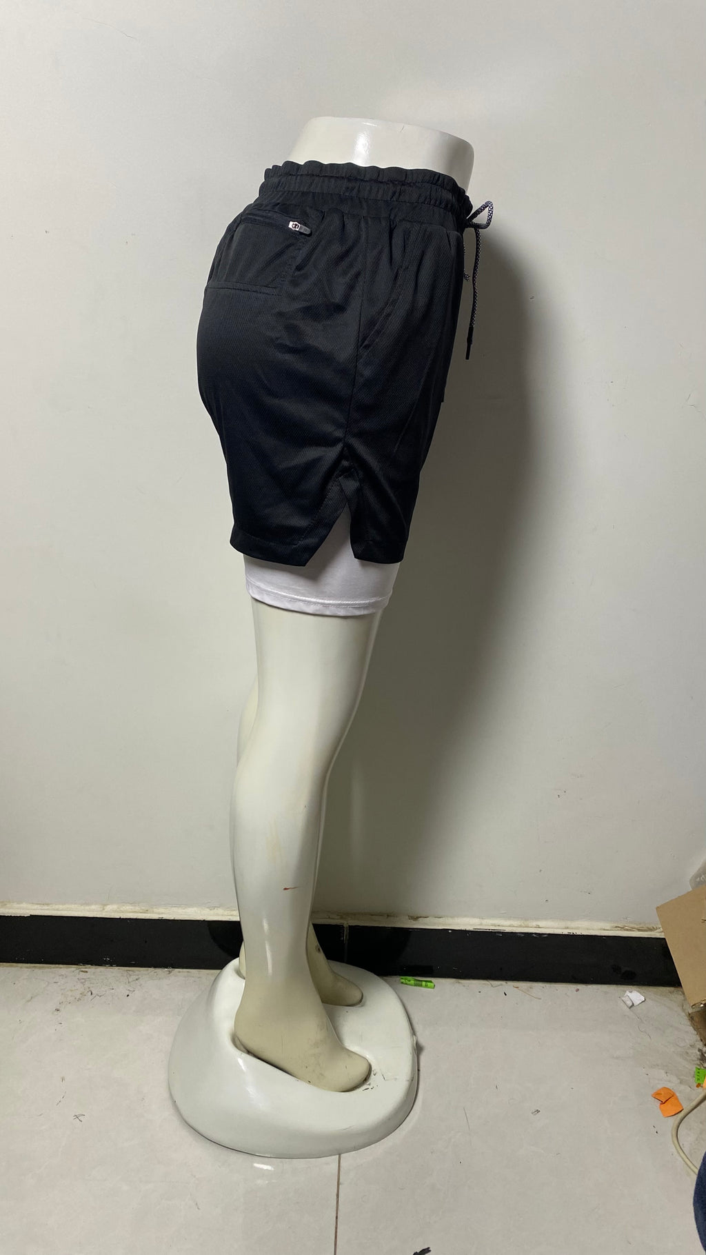 MEN BLACK FASHIONABLE SHORT