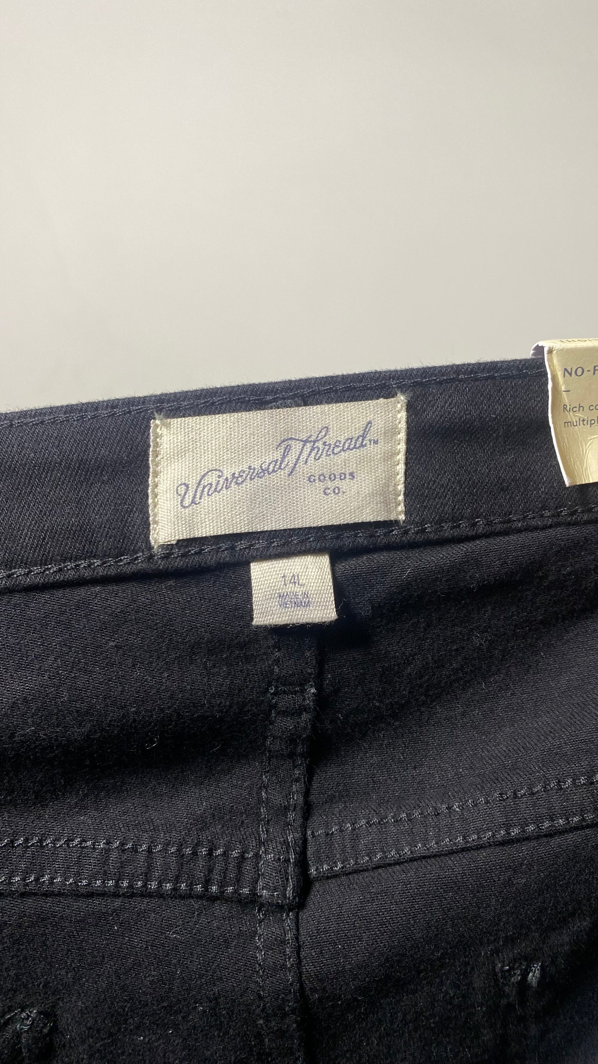 UNIVERSAL THREAD LADIES JEANS