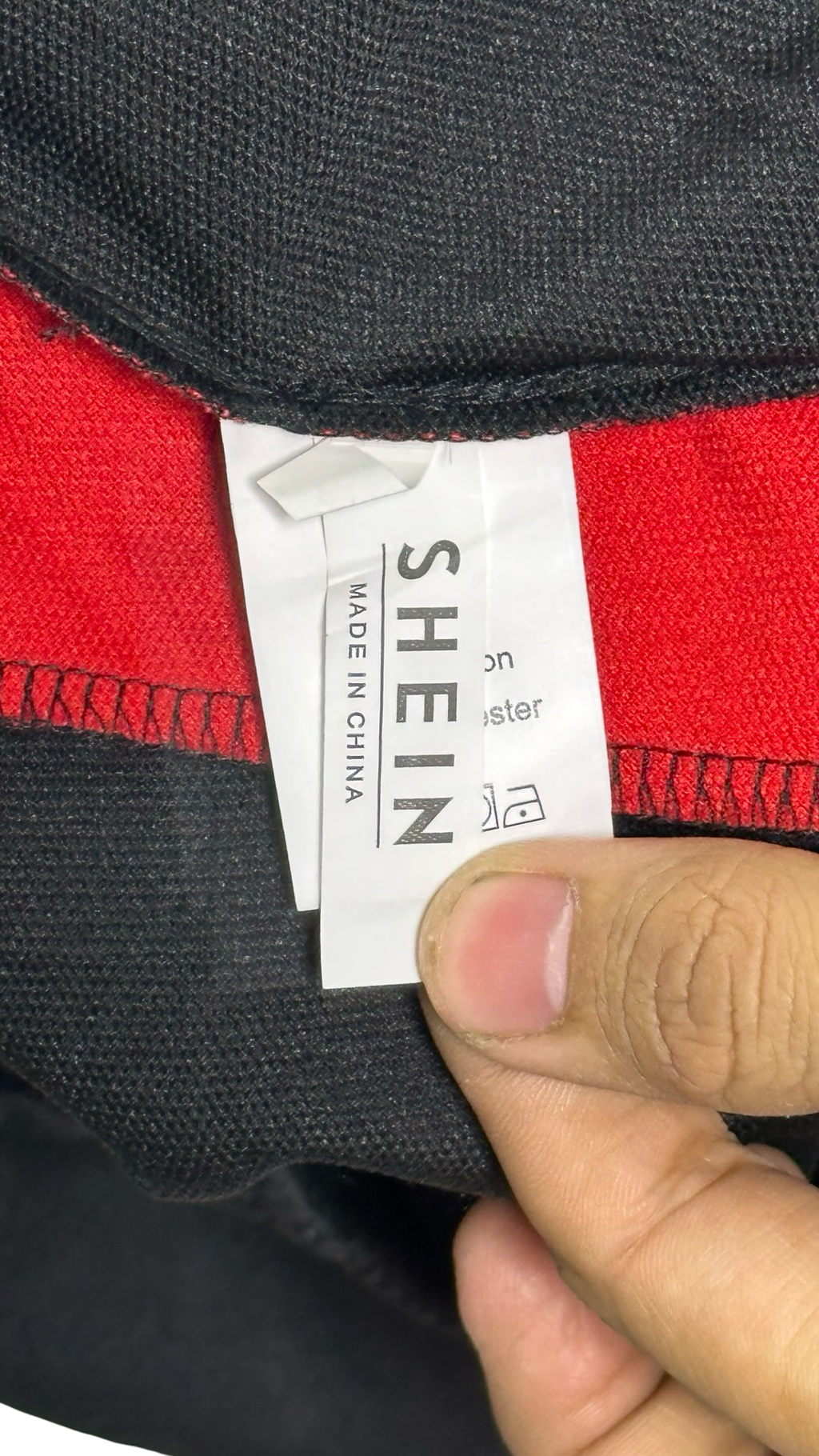 Shein Womens Sweatpants black and red colour