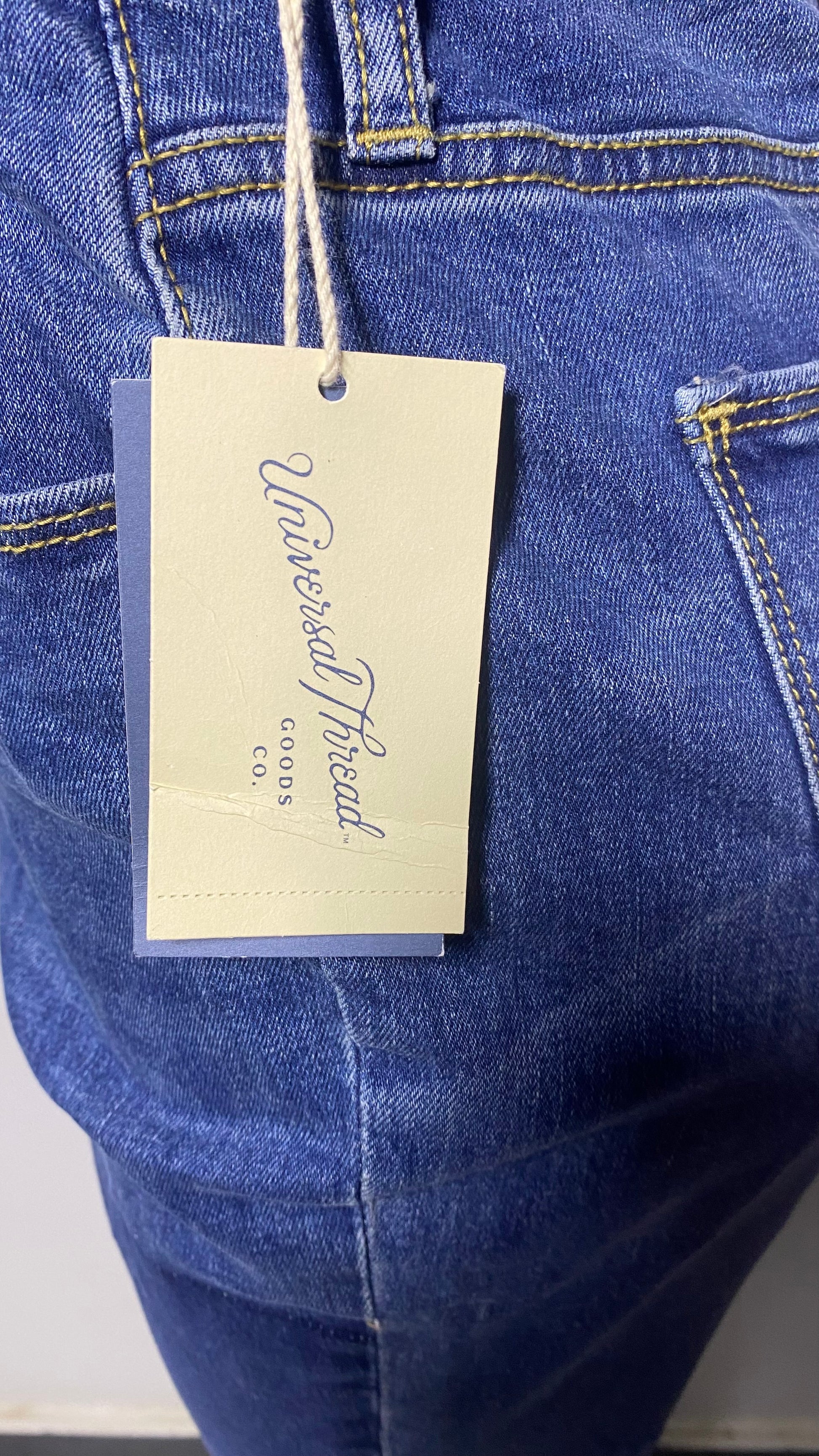 UNIVERSAL THREAD LADIES JEANS