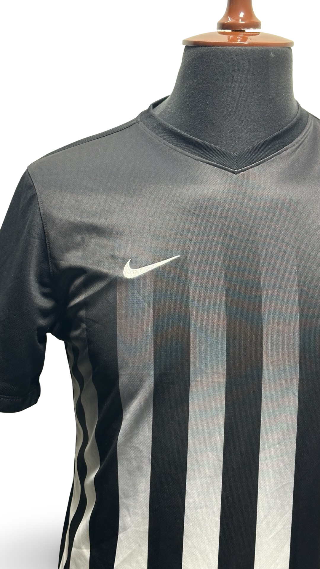 Nike Dri-fit soccer shirt men sz M black/white 820700-010 v-neck vertical stripe