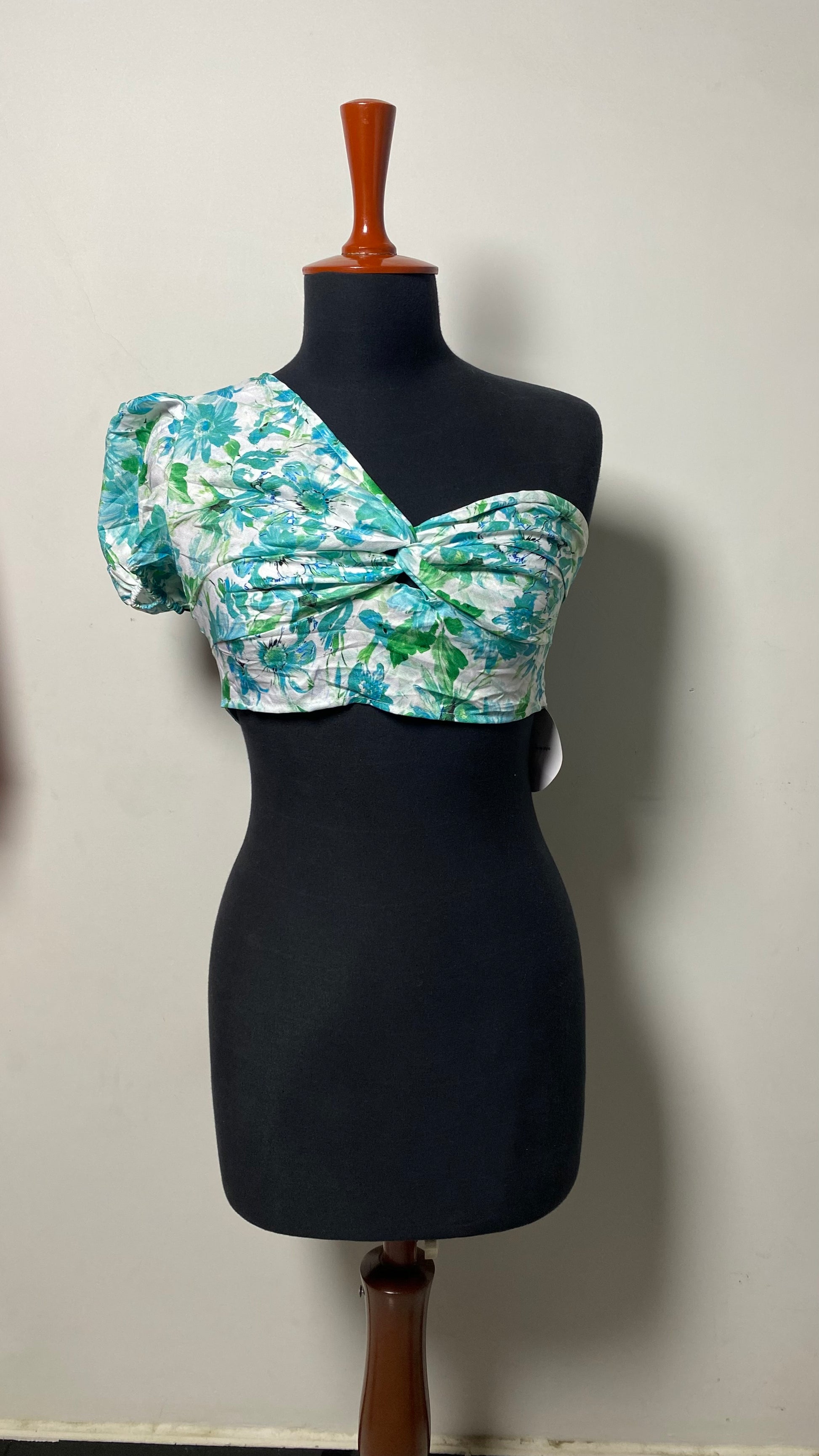 SHEIN WOMENS CROP TOP