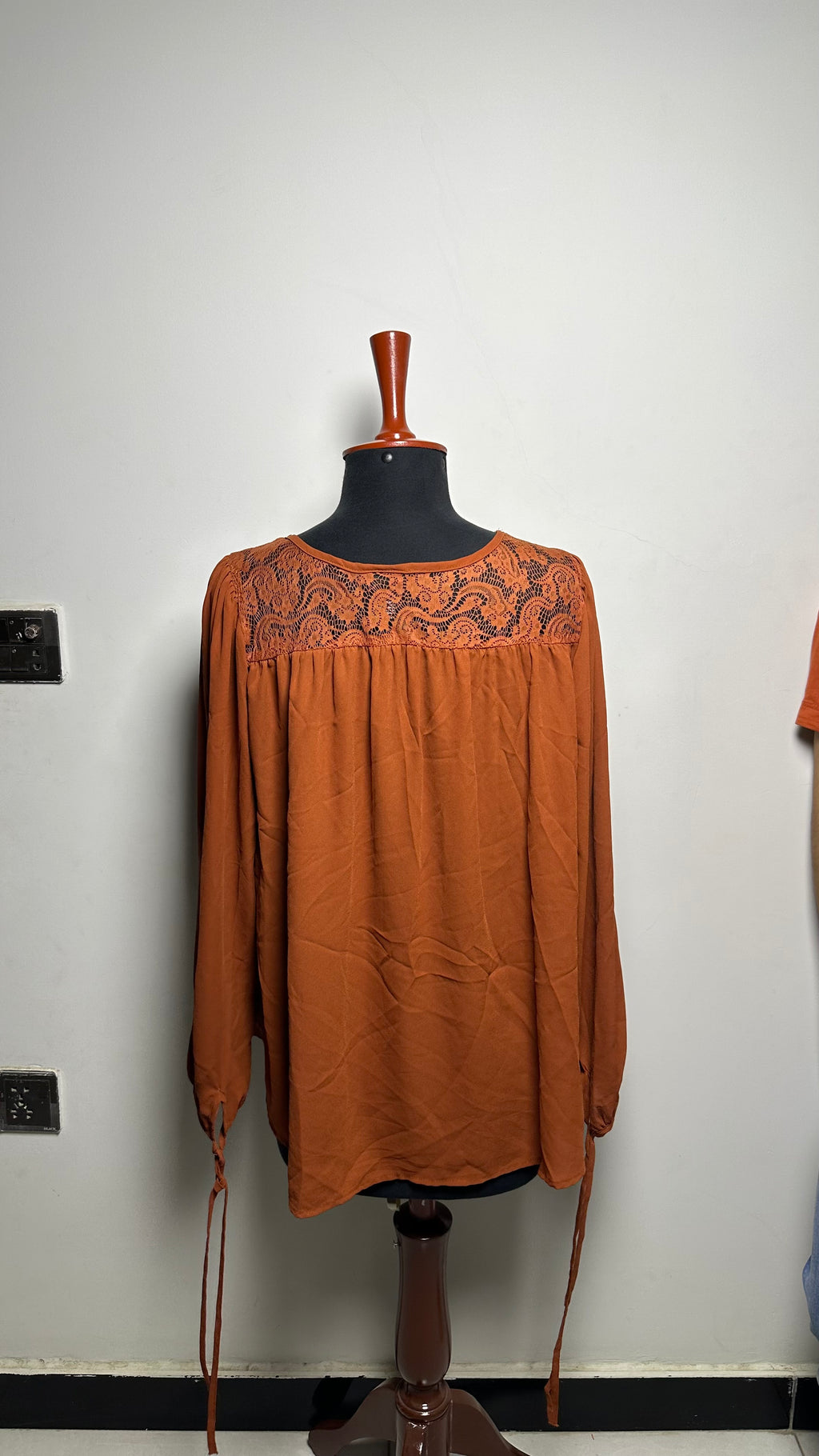 Rue 21 Womens Blouse Lacey neck large size Brown colour