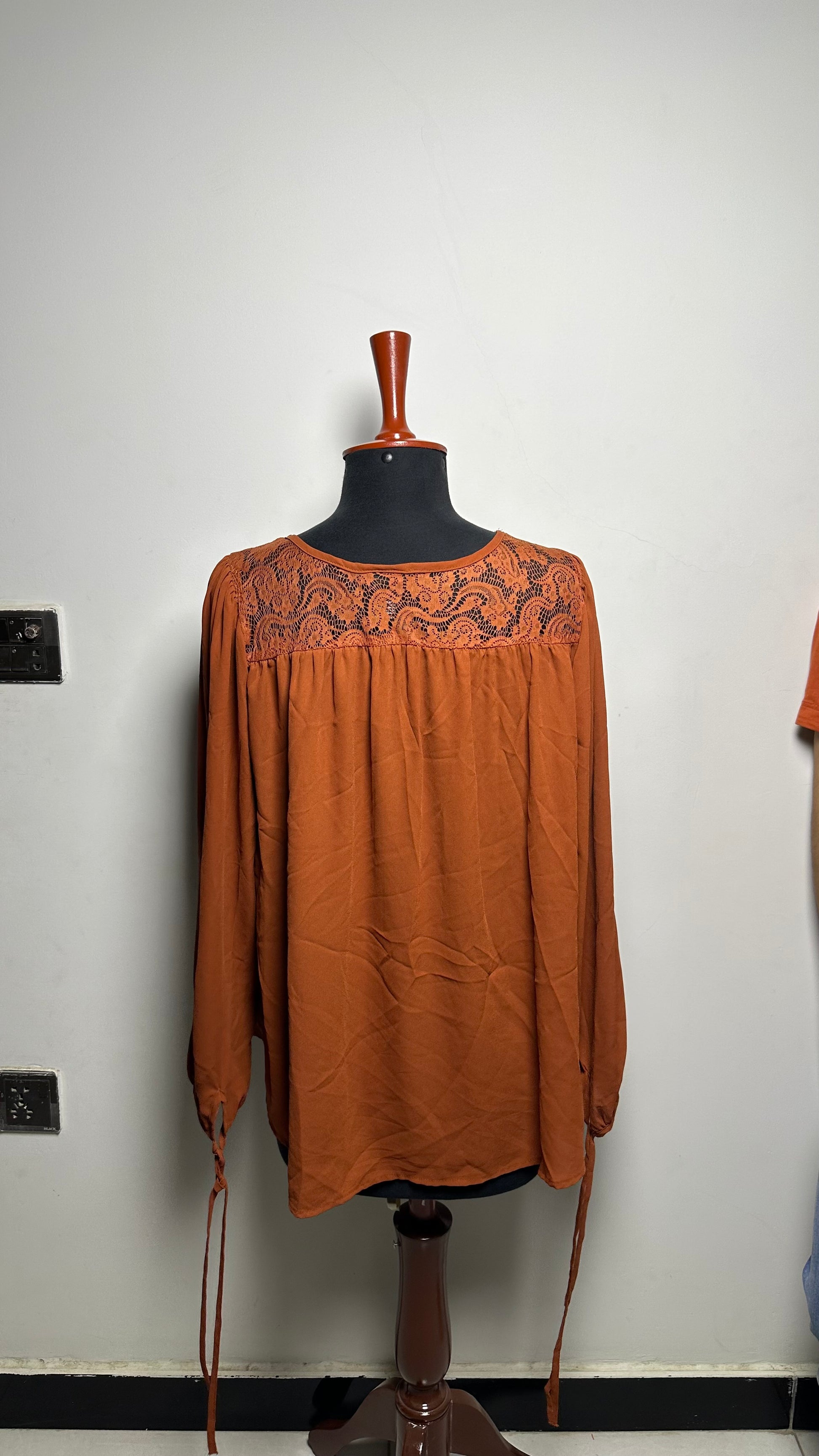 Rue 21 Womens Blouse Lacey neck large size Brown colour