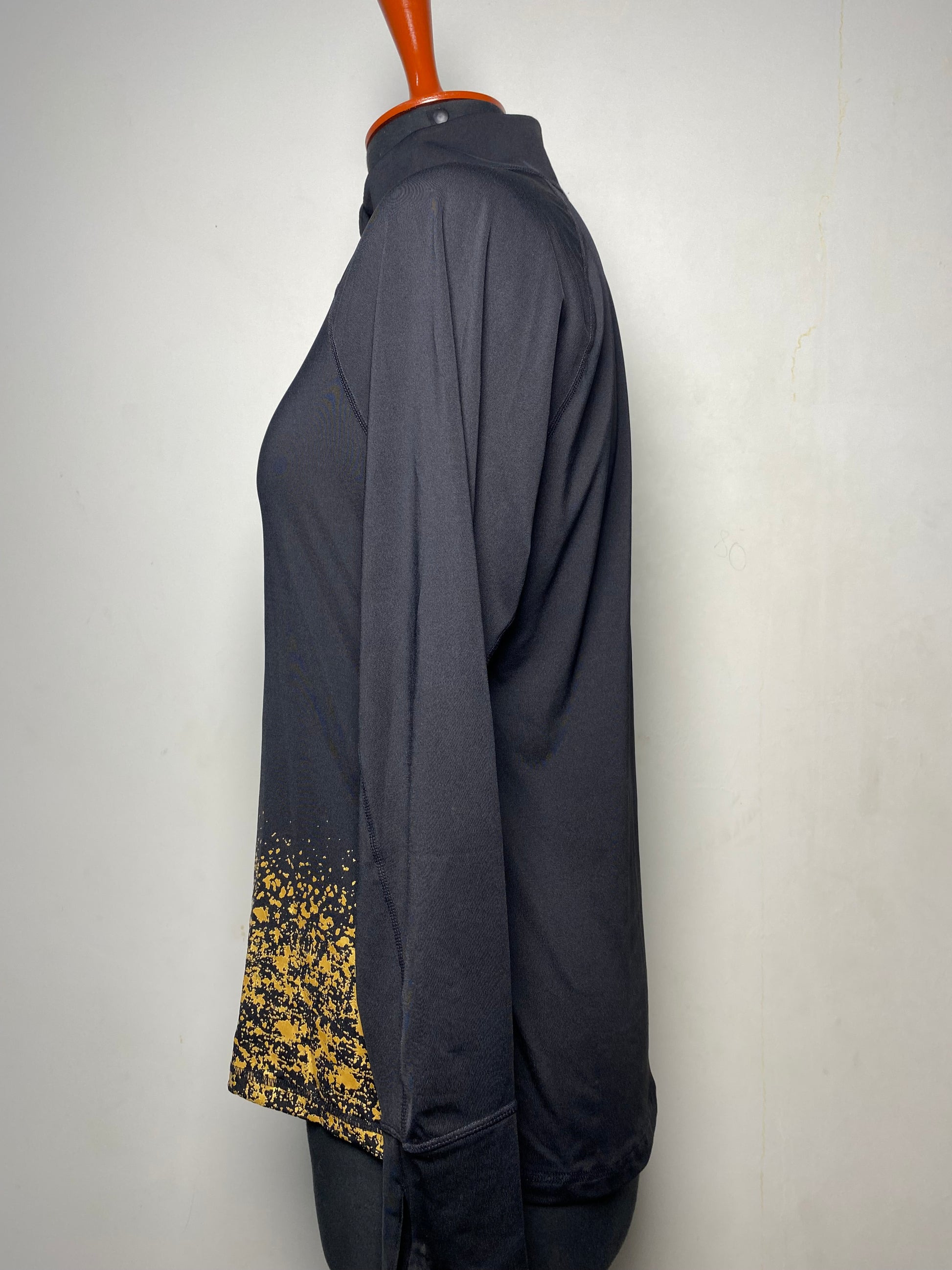 IDEOLOGY GOLD AND BLACK LONG SLEEVE PULLOVER