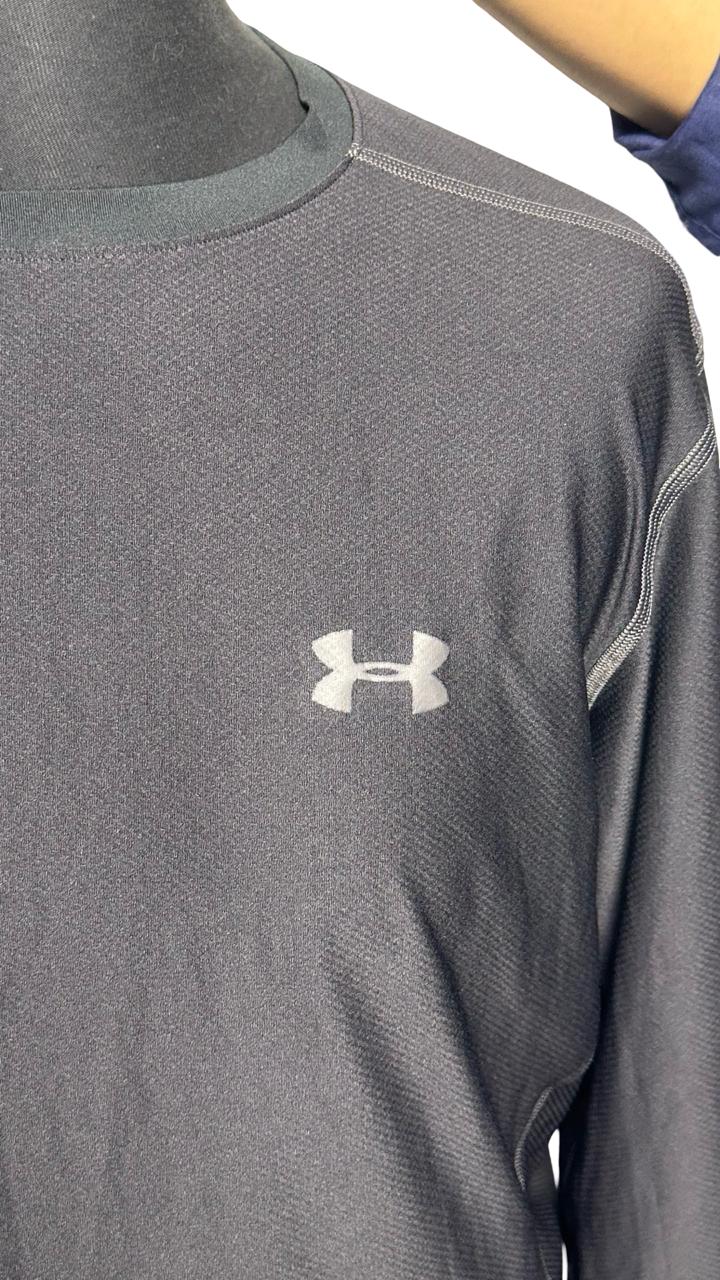 Underarmour man's long sleeve T-shirt