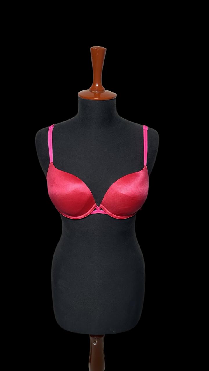 VICTORIA'S SECRET VERY SEXY PUSH UP BRA WITH GEL CURVE PLUSH