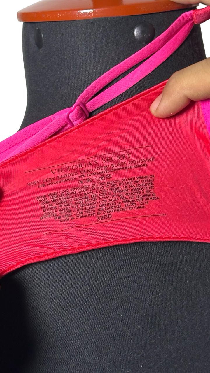 VICTORIA'S SECRET VERY SEXY PUSH UP BRA WITH GEL CURVE PLUSH