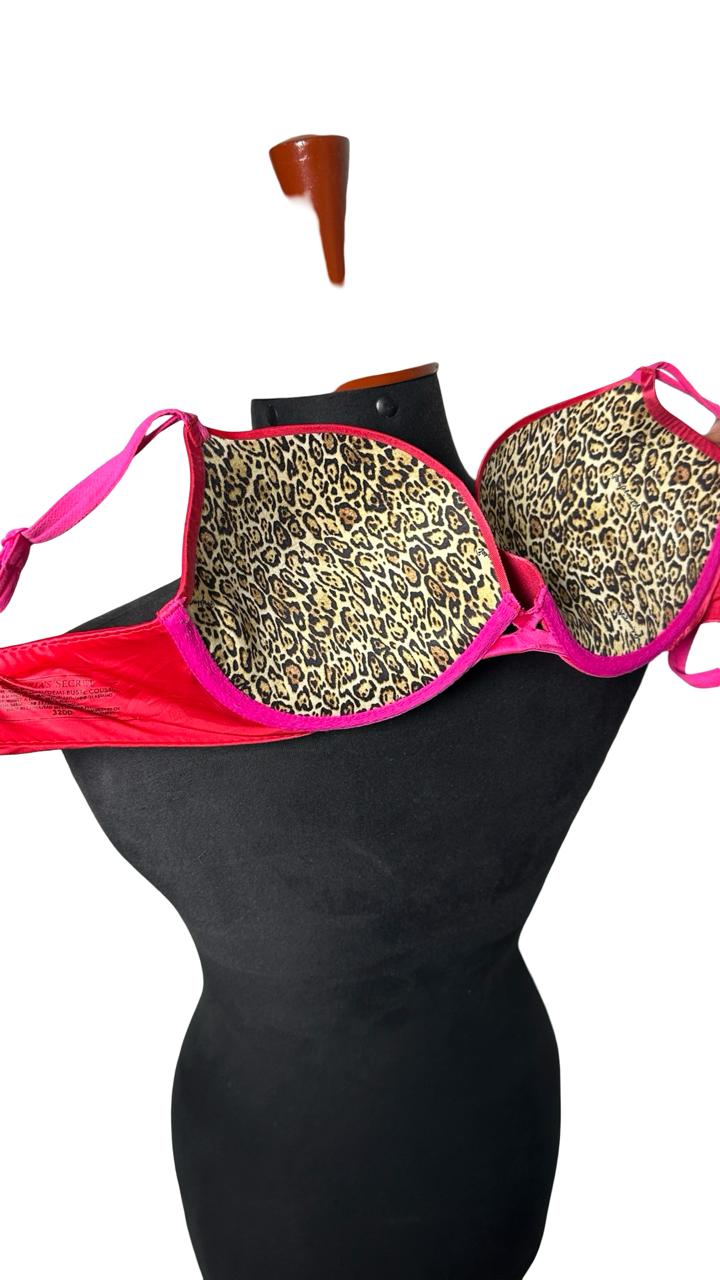 VICTORIA'S SECRET VERY SEXY PUSH UP BRA WITH GEL CURVE PLUSH