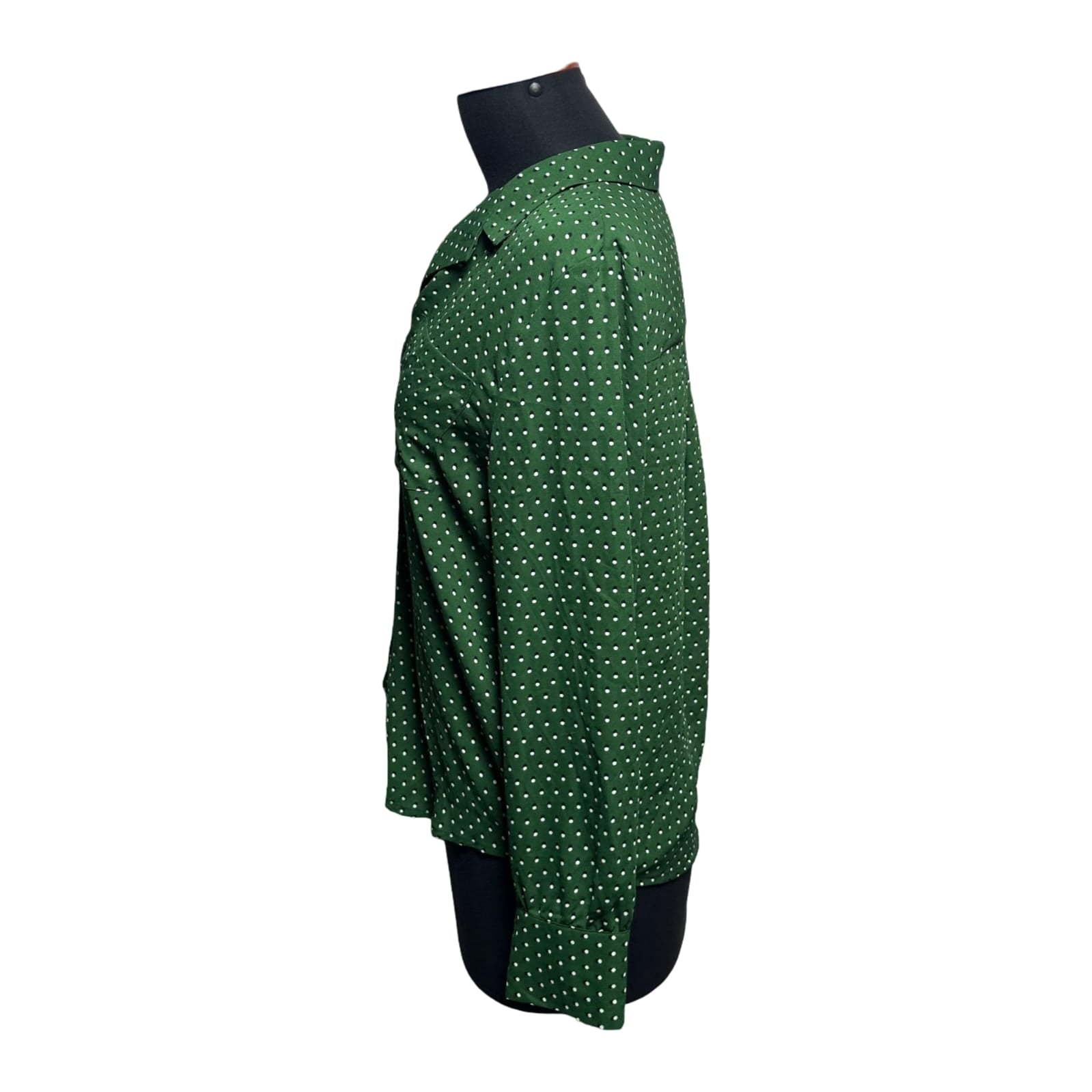 WHO WHAT WEAR Green Polka-Dot Button-Down Blouse